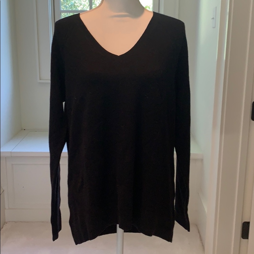 Gap V-Neck Sweater